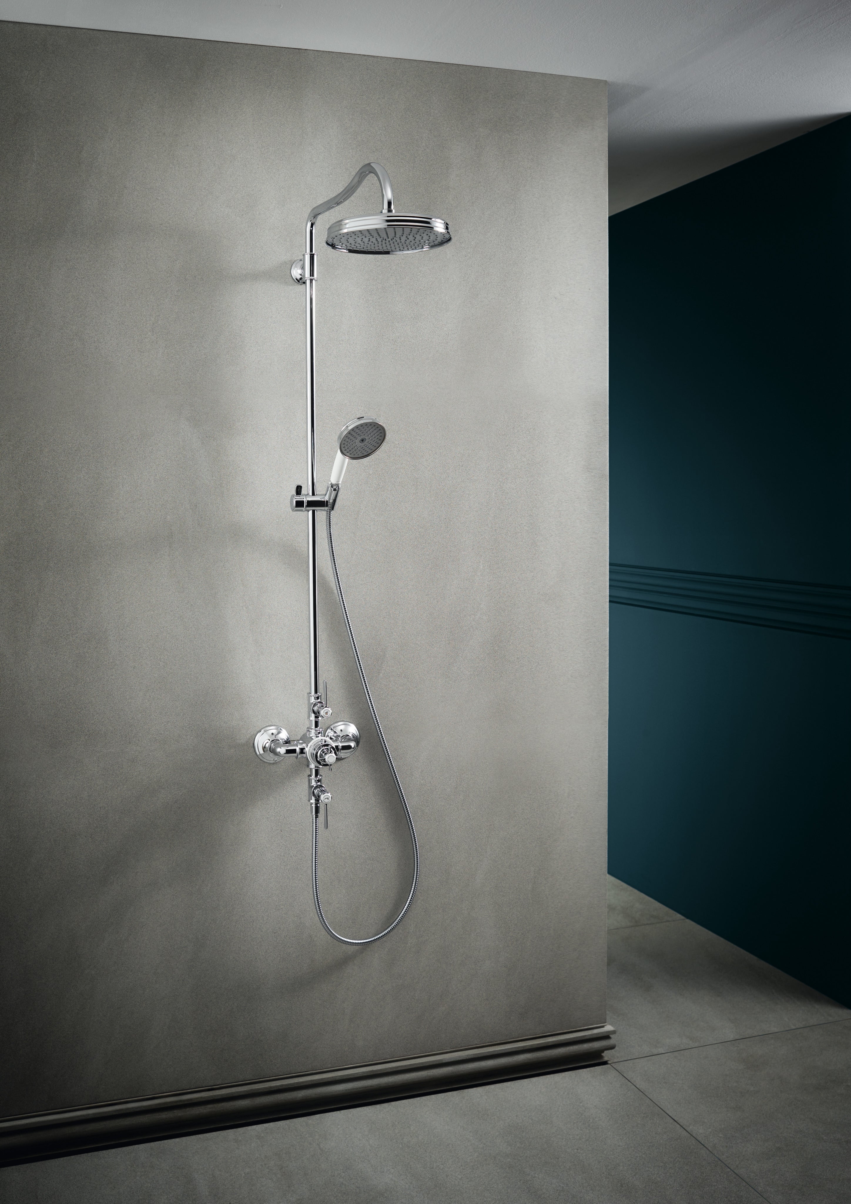 AXOR Montreux Shower Column with Thermostat and Overhead Shower 240 1jet from Brandt in Chrome finish